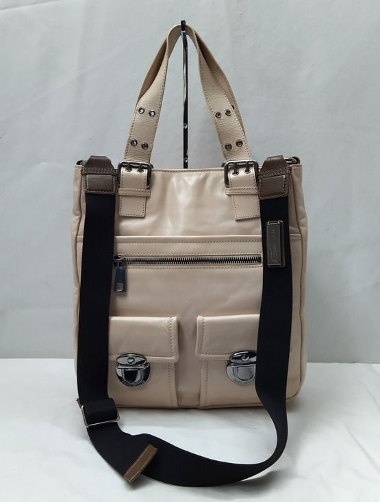 Marc Jacobs Beige Leather Venetia 2-Way Bag – Rediscover Vintage Marc Jacobs Beige Leather Double Pushlock Double Handles Tote Shoulder Bag main image 1
